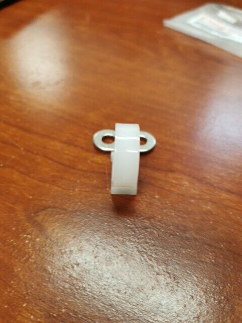 NEW NOS Yamaha TY350 TT500 IT200 IT490 YZ250 CABLE HOLDER 3R4-23317-00-00 Y102