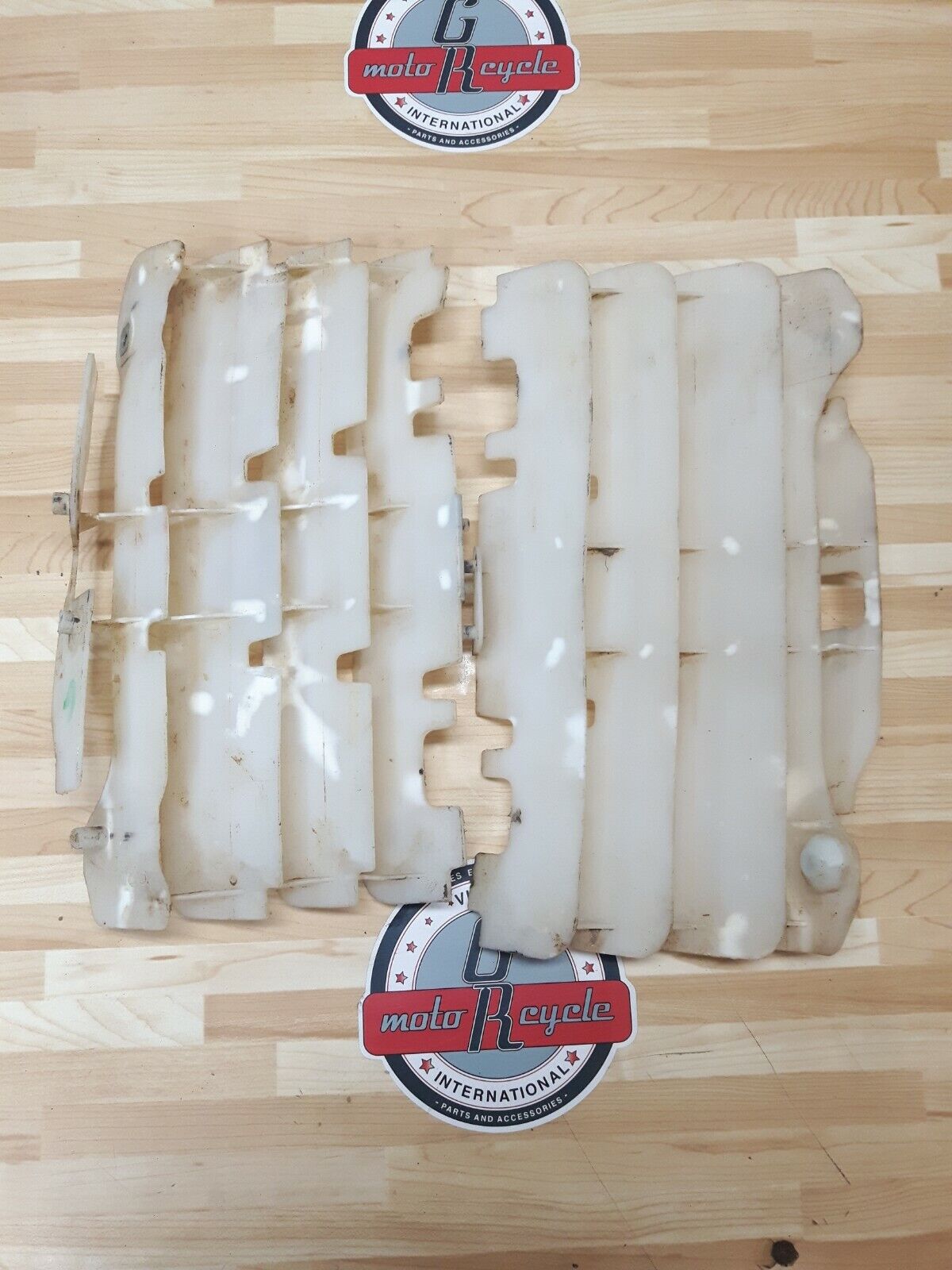 Yamaha YZ250F 2007 Left right radiator louver grille deflector 2S2-2172A-70-00