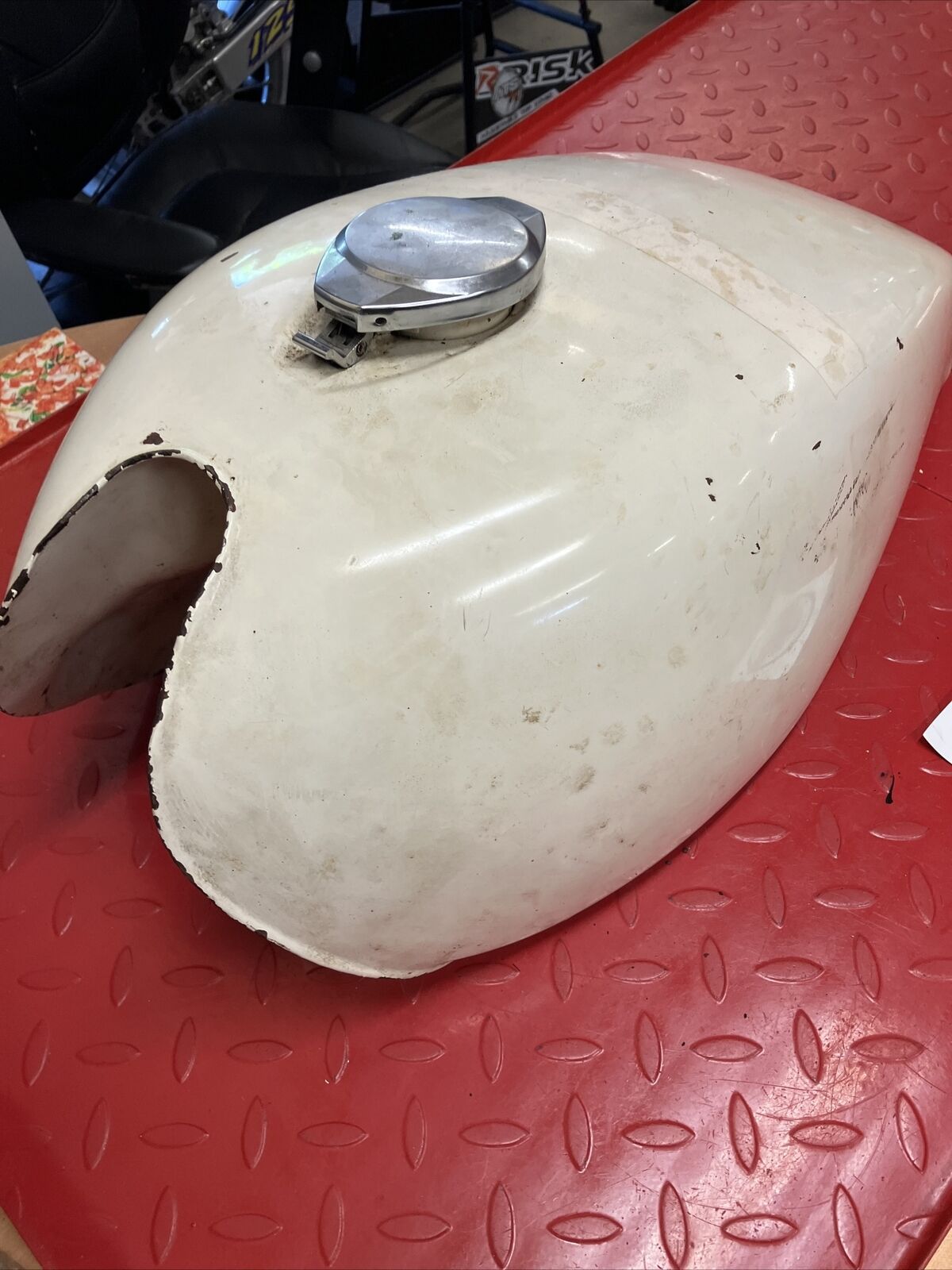 Kawasaki Z1 1975 Fuel tank gas petrol reservoir 2