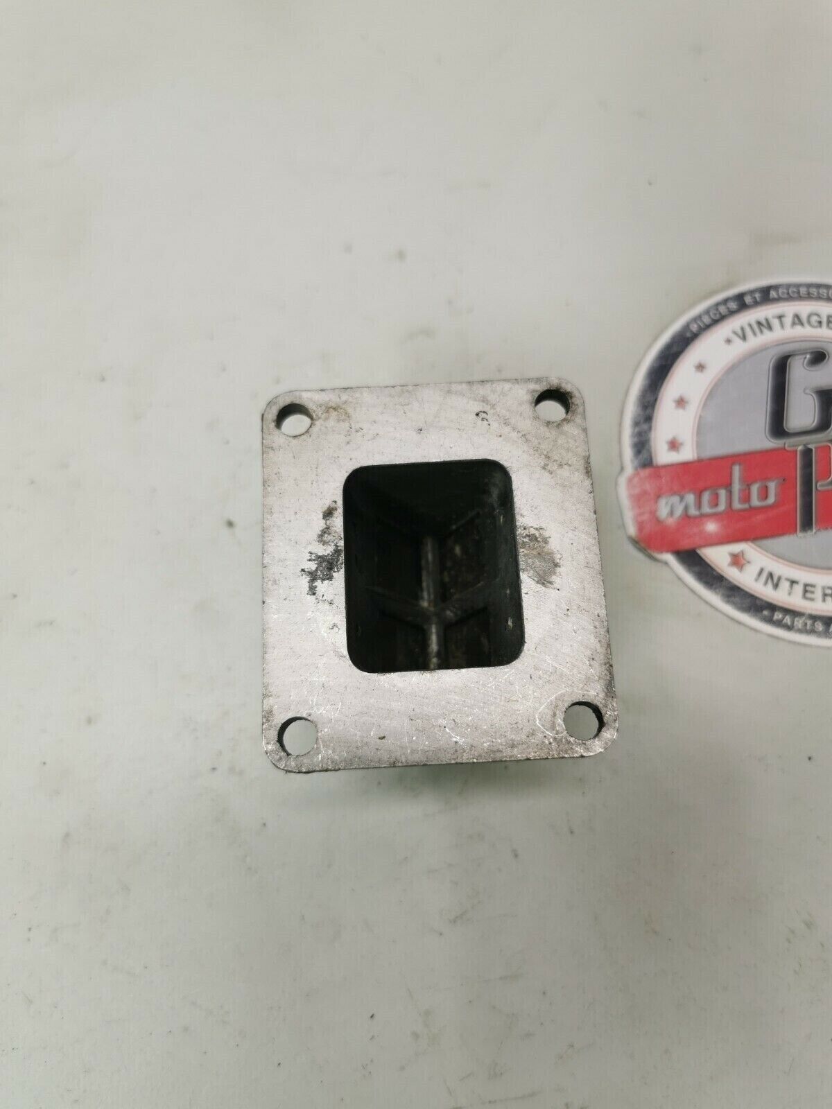 Yamaha DT125 1978 reed valve block cage petal