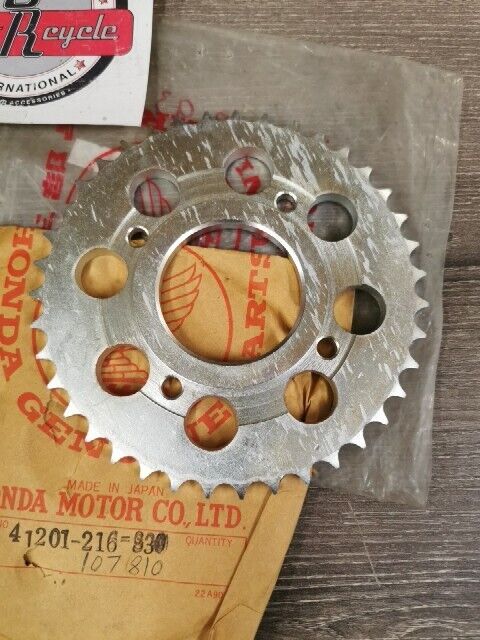 NOS HONDA CB93 SPROCKET FINAL DRIVEN 39T 41201-216-810 SUB BY41201-107-810 H83