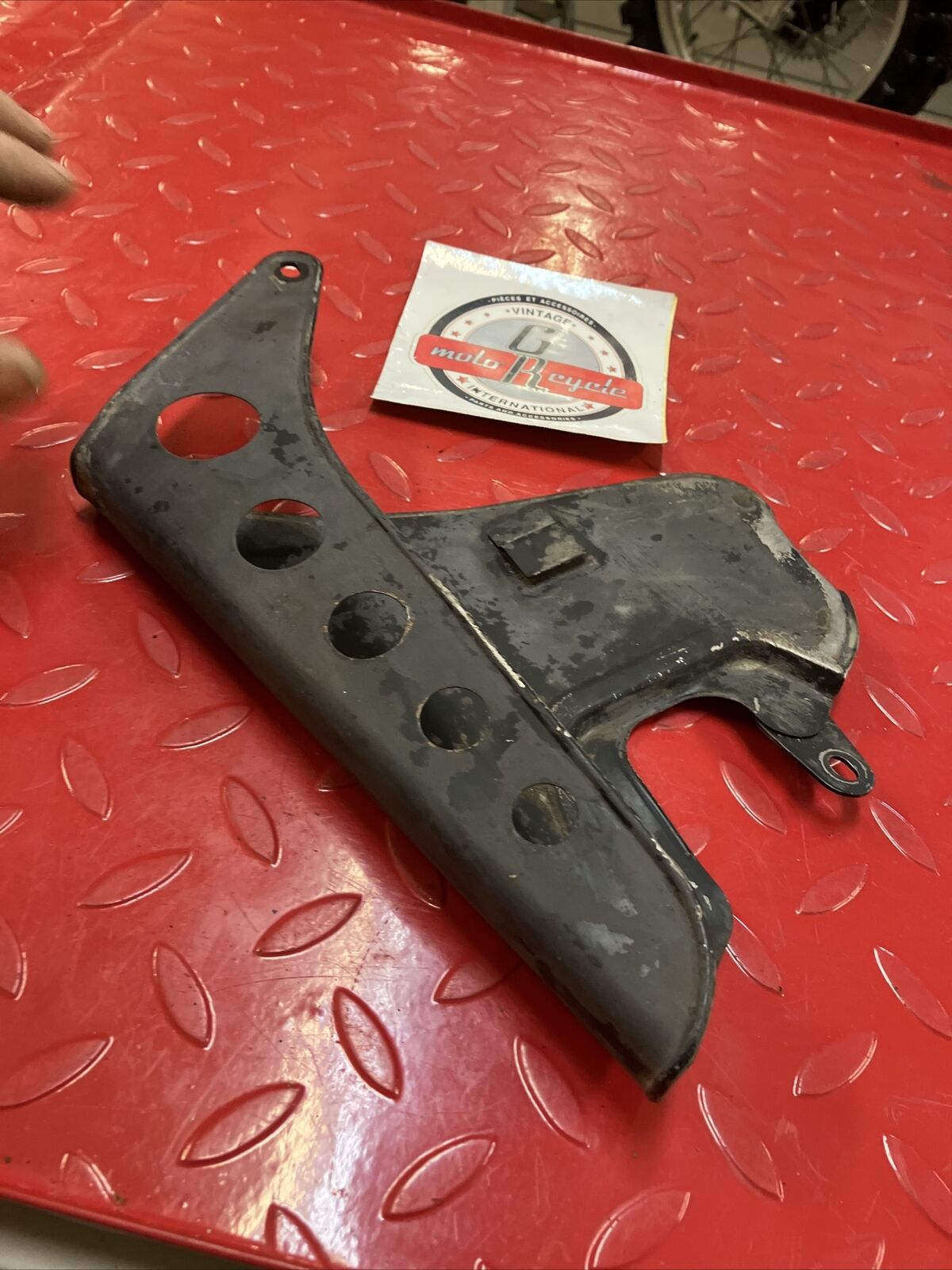 Kawasaki G5 1972 chain case guard