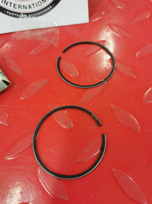 NOS YAMAHA YZ100 1977 PISTON RING SET STD 1G9-11611-00-00 Y51