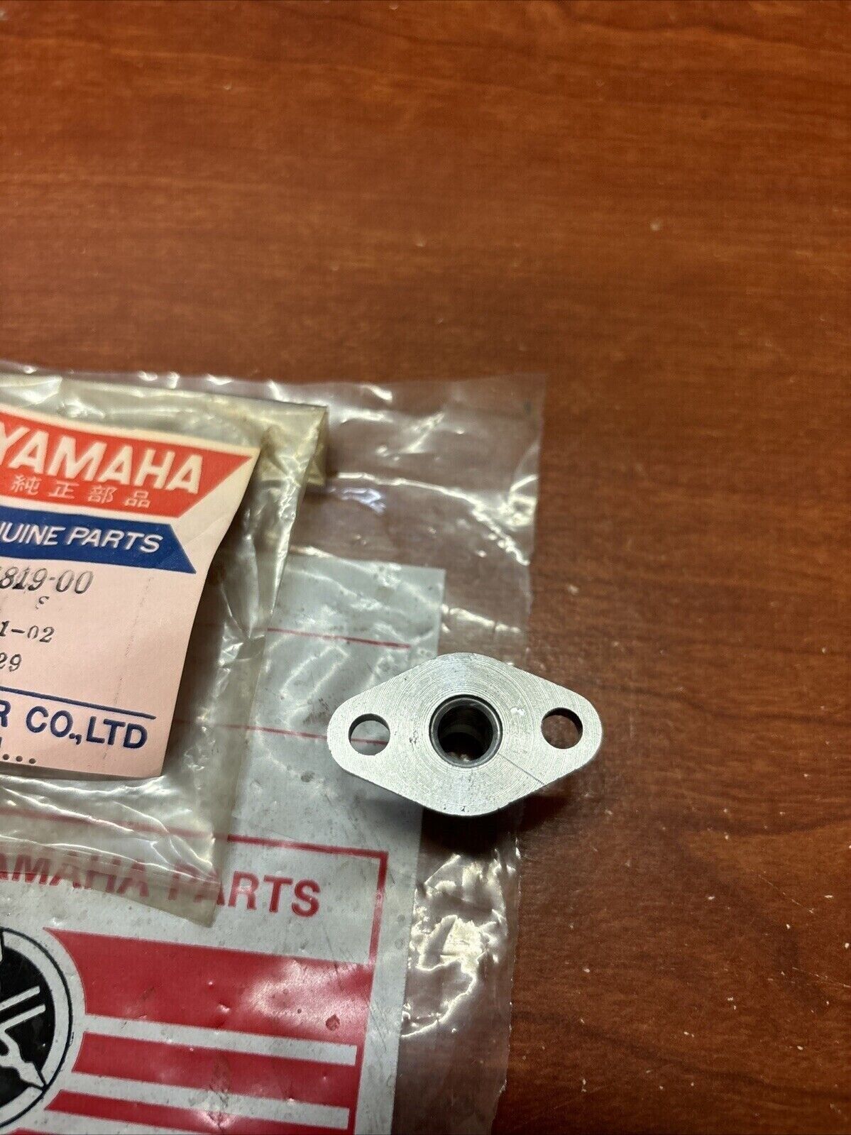NOS Yamaha EC340 ET250 ET340 EX440 PZ480 HOUSING CAP 821-17819-00-00 Y178