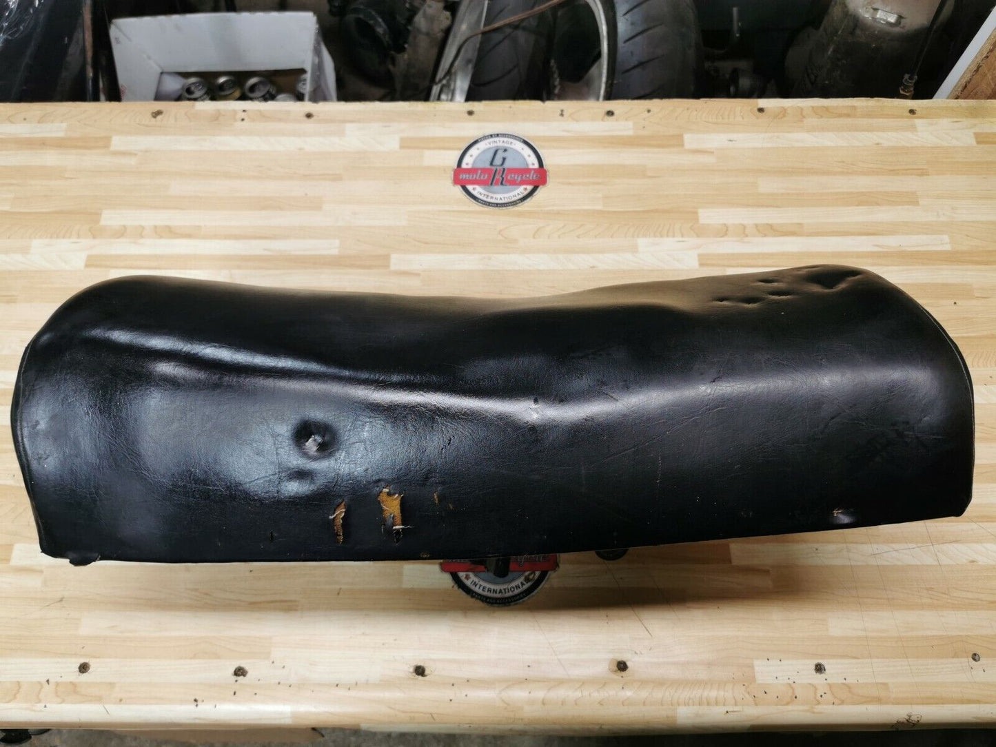 Yamaha XT200 1982 seat saddle pan XT125 1982 1983