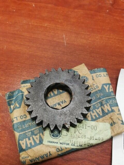 NOS Yamaha AT1 AT2 DT100 DT125 MX100 MX125 RT100 KICK GEAR 315-15641-00-00 Y124