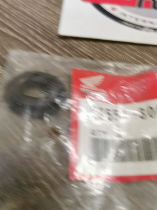 NOS HONDA AIR CLEANER HOUSING GROMMET 83551-300-000 H54