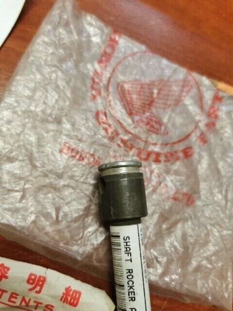 NOS Honda XL350 ROCKER ARM SHAFT INTAKE 14451-385-680 H71