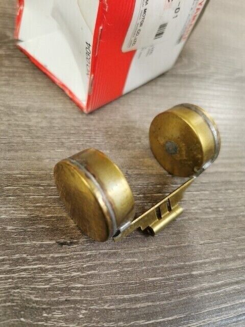 NOS YAMAHA XS360 1976 XS750 1977 FLOAT 1J7-14985-01-00 Y104