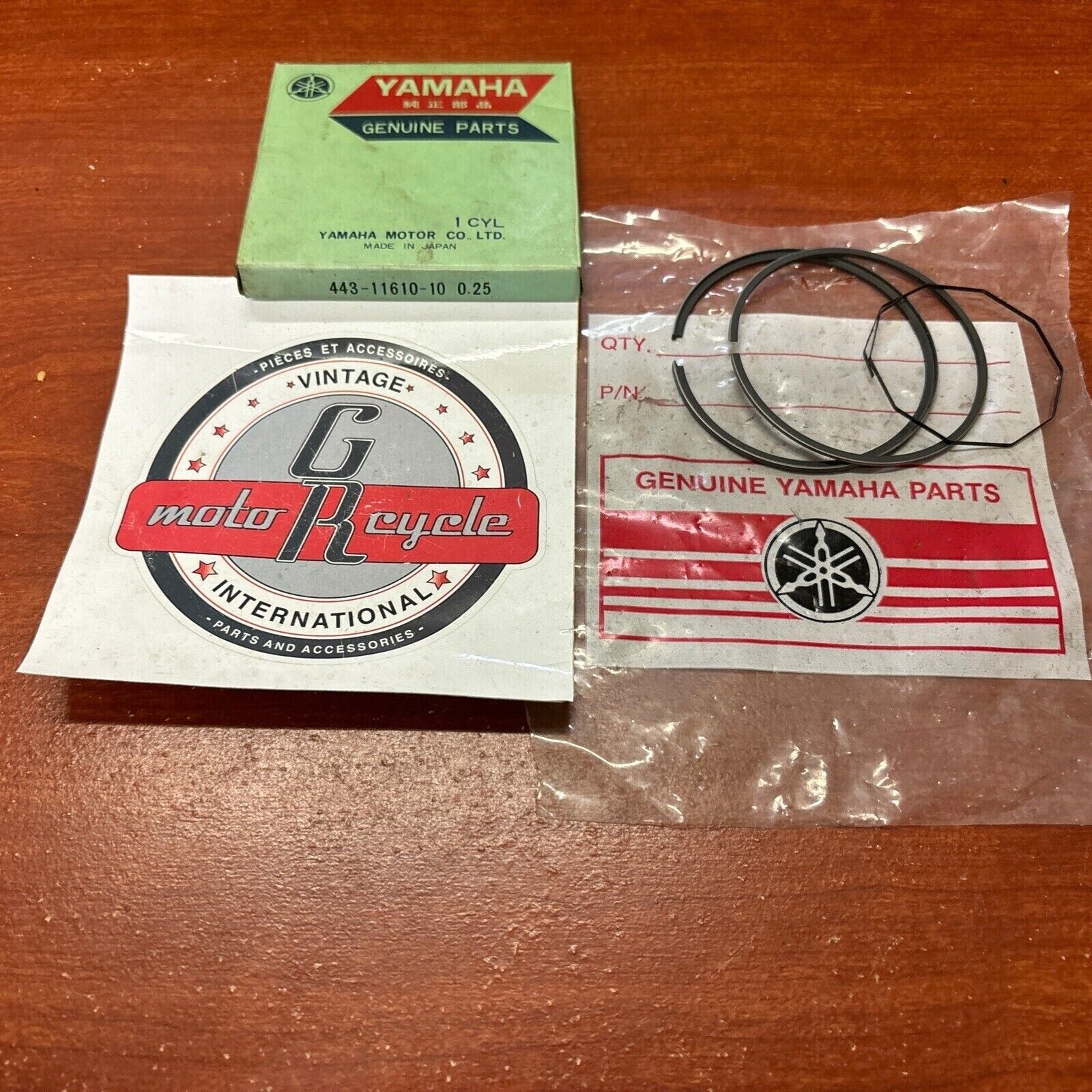 NOS Yamaha DT175 DT1C TY175 PISTON RING 0.25 443-11610-10-00 Y174