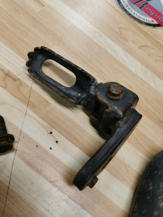 Yamaha XT200 1982 footpeg footrest foot peg rest step XT125 1983 15A-27420-02-90