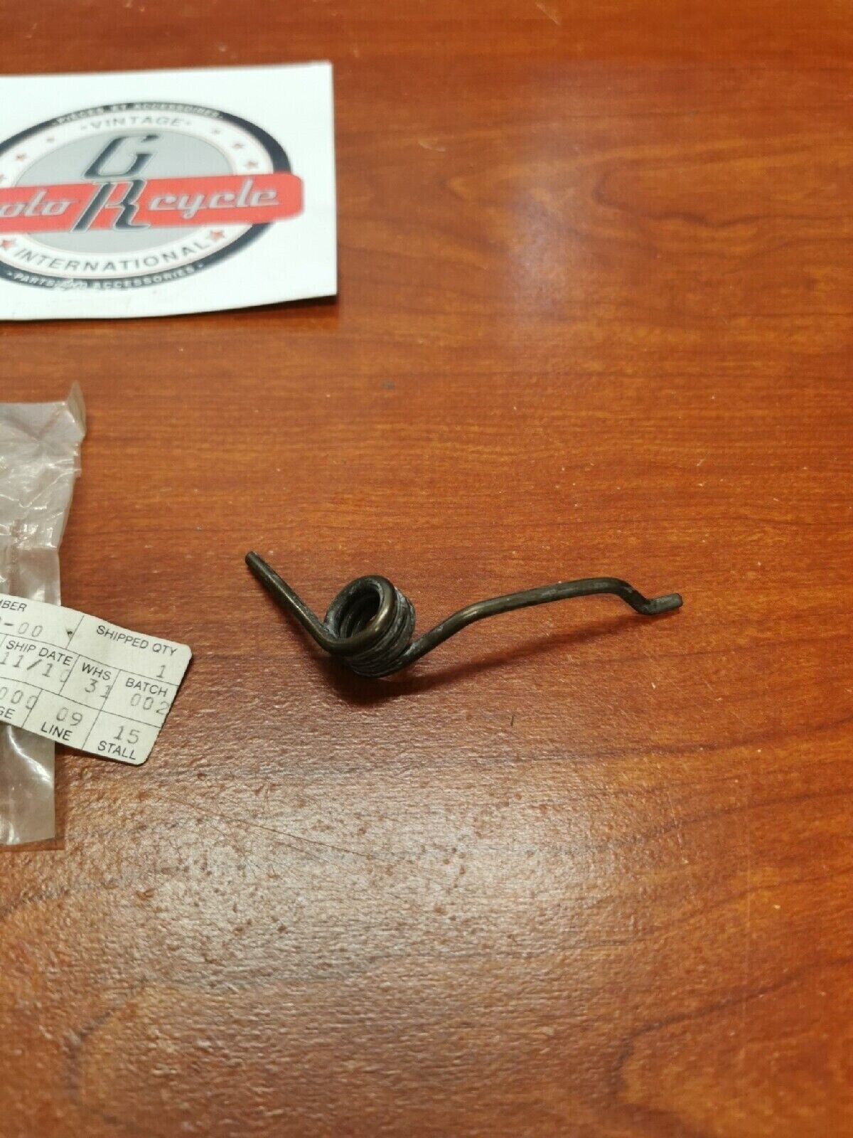 NOS Yamaha RETURN SPRING 1 838-25735-00-00 Y68