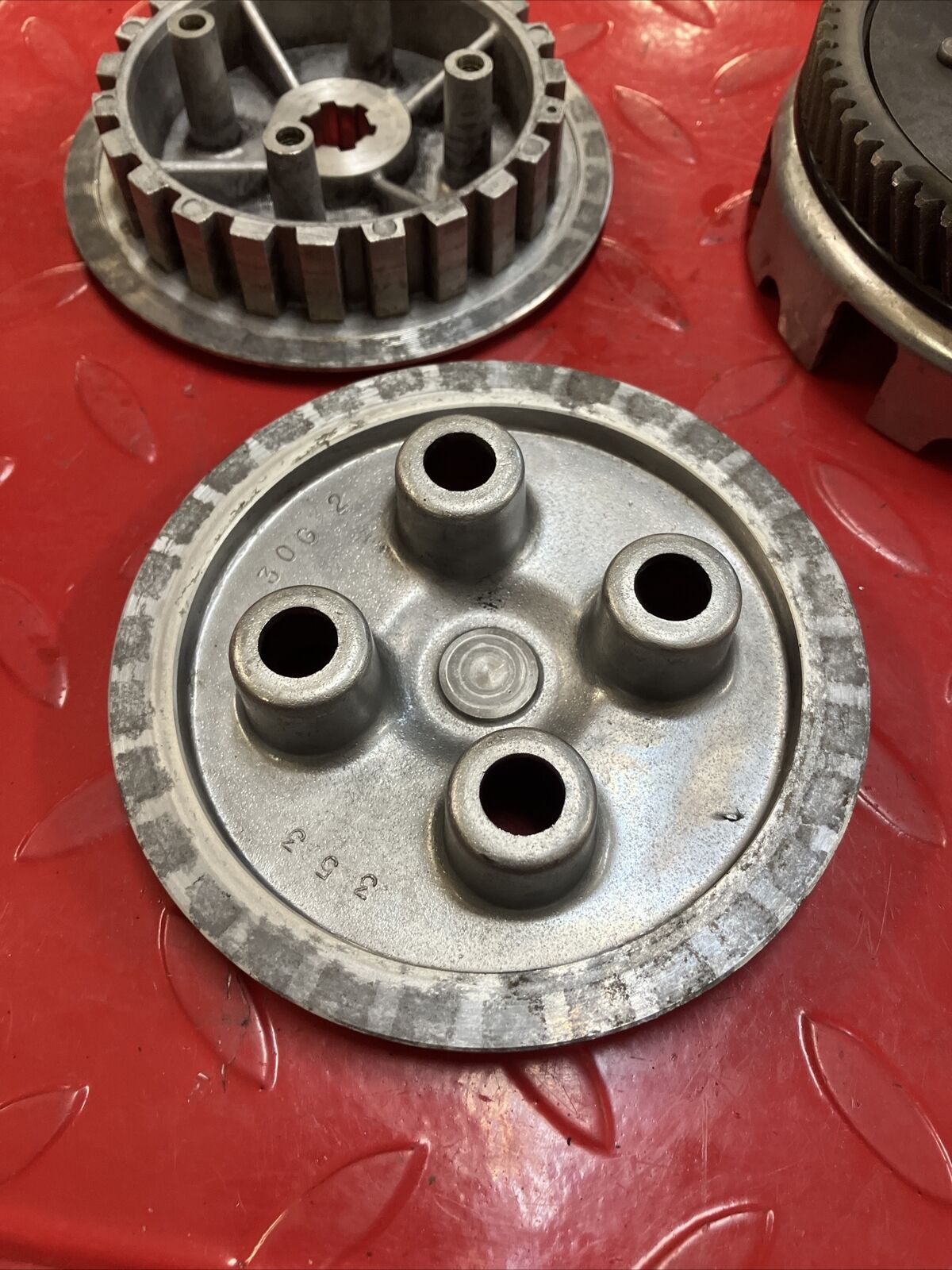 Yamaha DT80 1982 clutch basket hub pressure plate assy GT80 1T0-16150-01-00