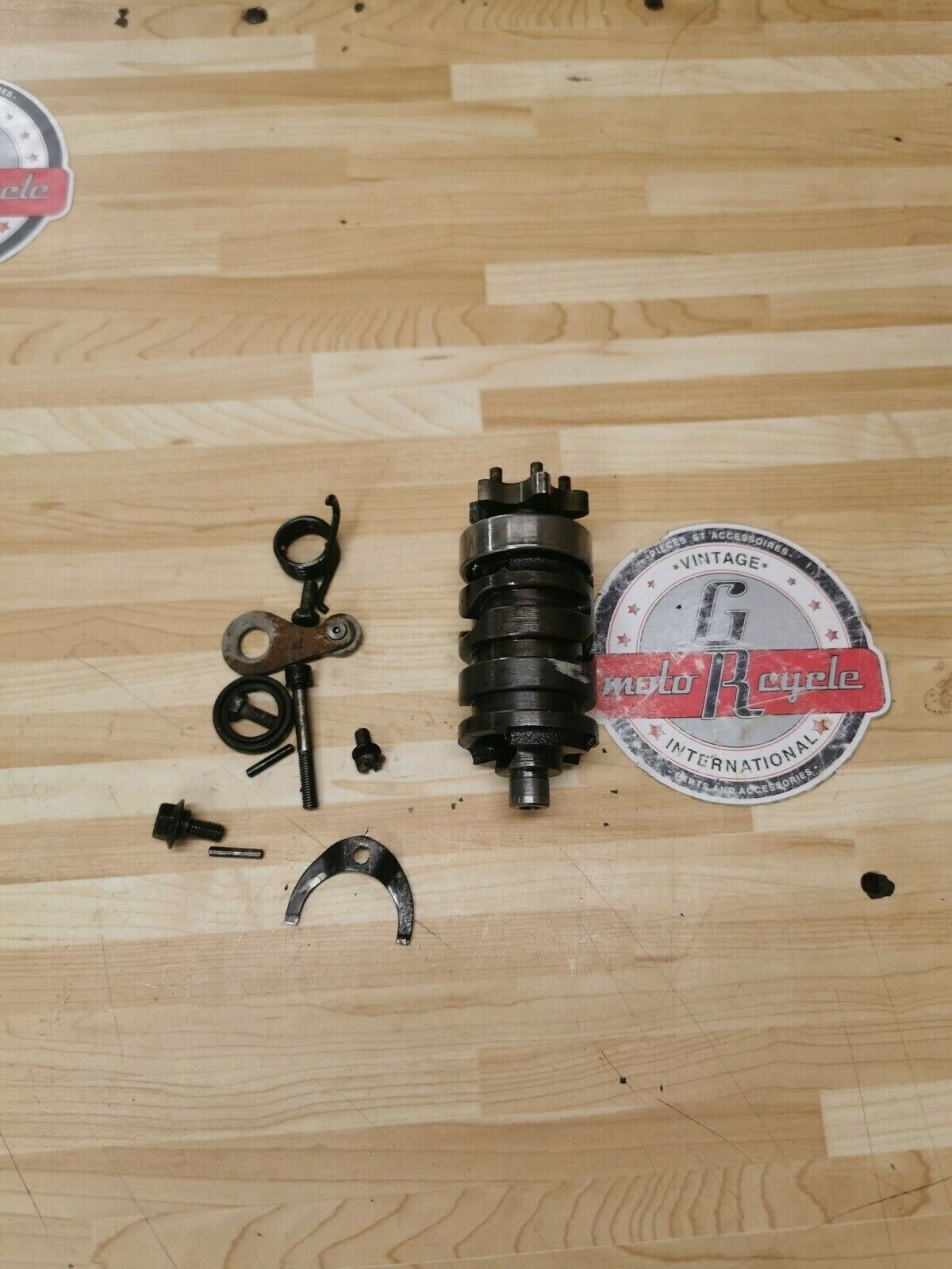 Yamaha YZ125 1985 transmission gearshift gear shift drum cam lever spring