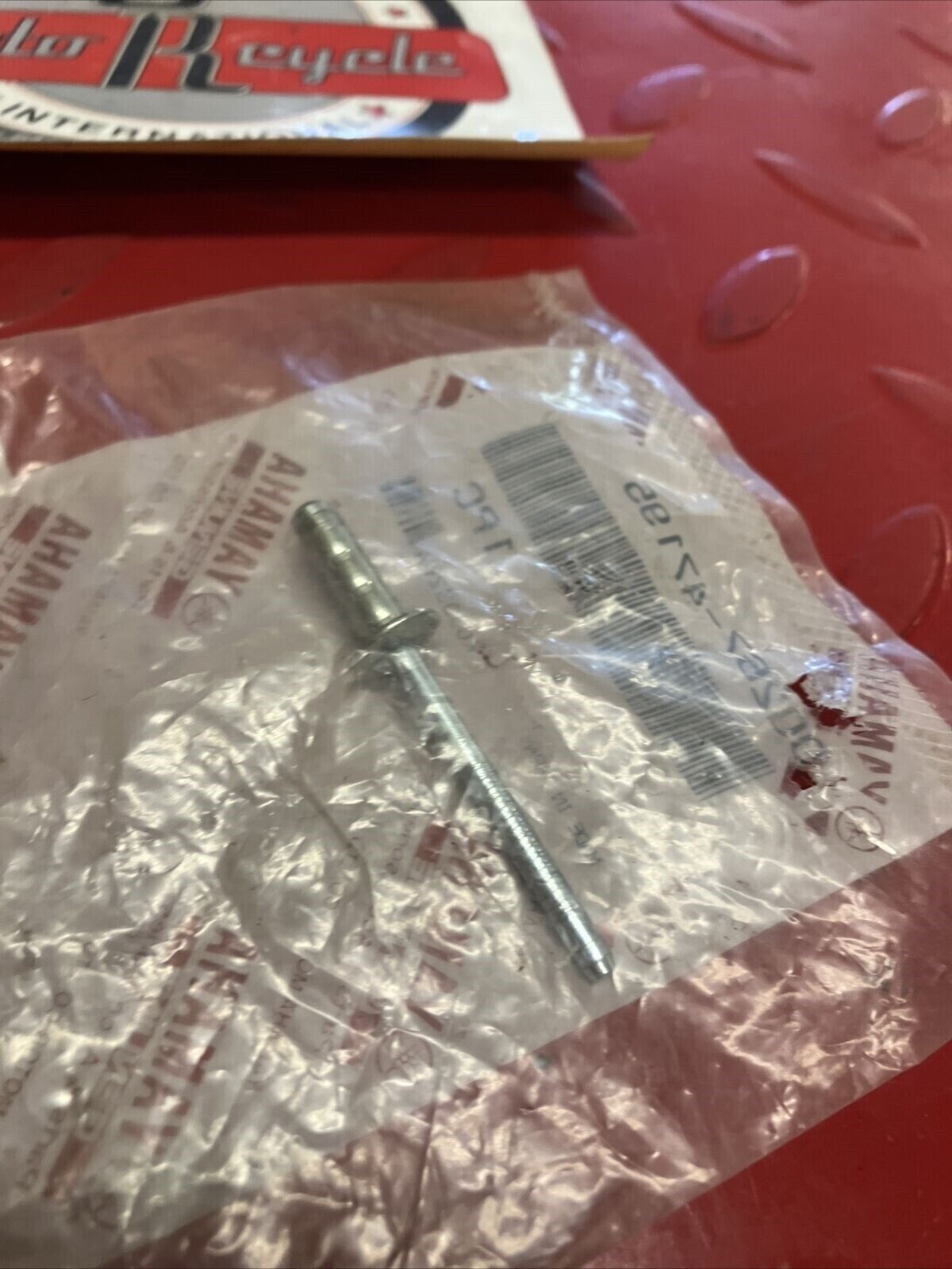 NOS YAMAHA BLIND RIVET 90267-47195-00 Y62