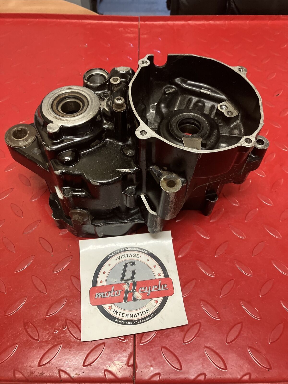 Yamaha YZ125 1983 left right crankcase crank case 1984 NEED REPAIR