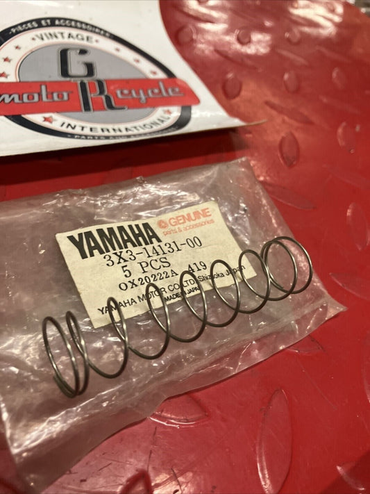 NOS YAMAHA CARBURETOR THROTTLE VALVE SPRING 3X3-14131-00-00 Y64