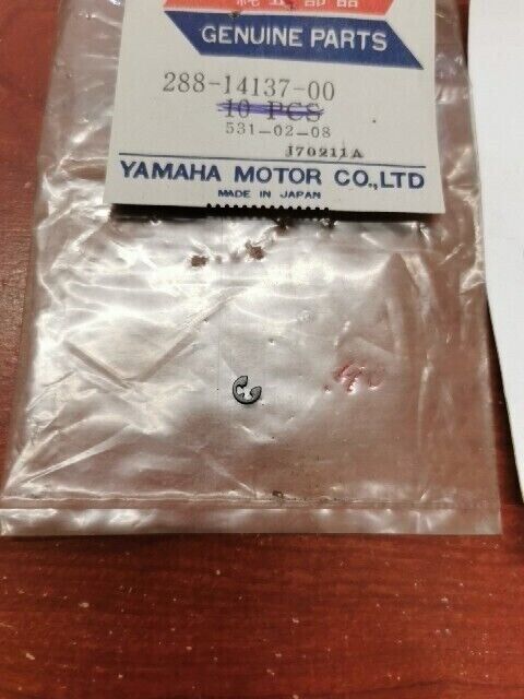 NOS Yamaha DT50MX GT80 GTMX JT1 JT2 MX80 RD50 TY80 CLIP 288-14137-00-00 Y144