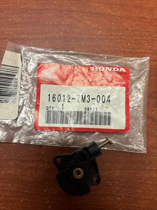 NOS Honda GX22 GX31 THROTTLE VALVE 16012-ZM3-004 H182