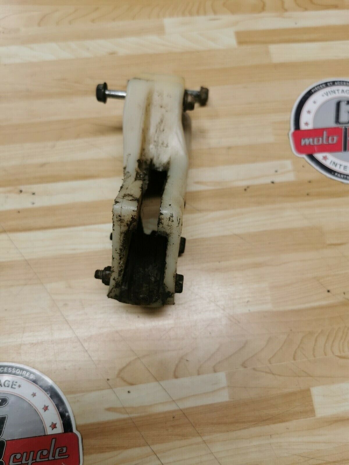 Suzuki RM125 1986 drive chain guide guard slider RM250