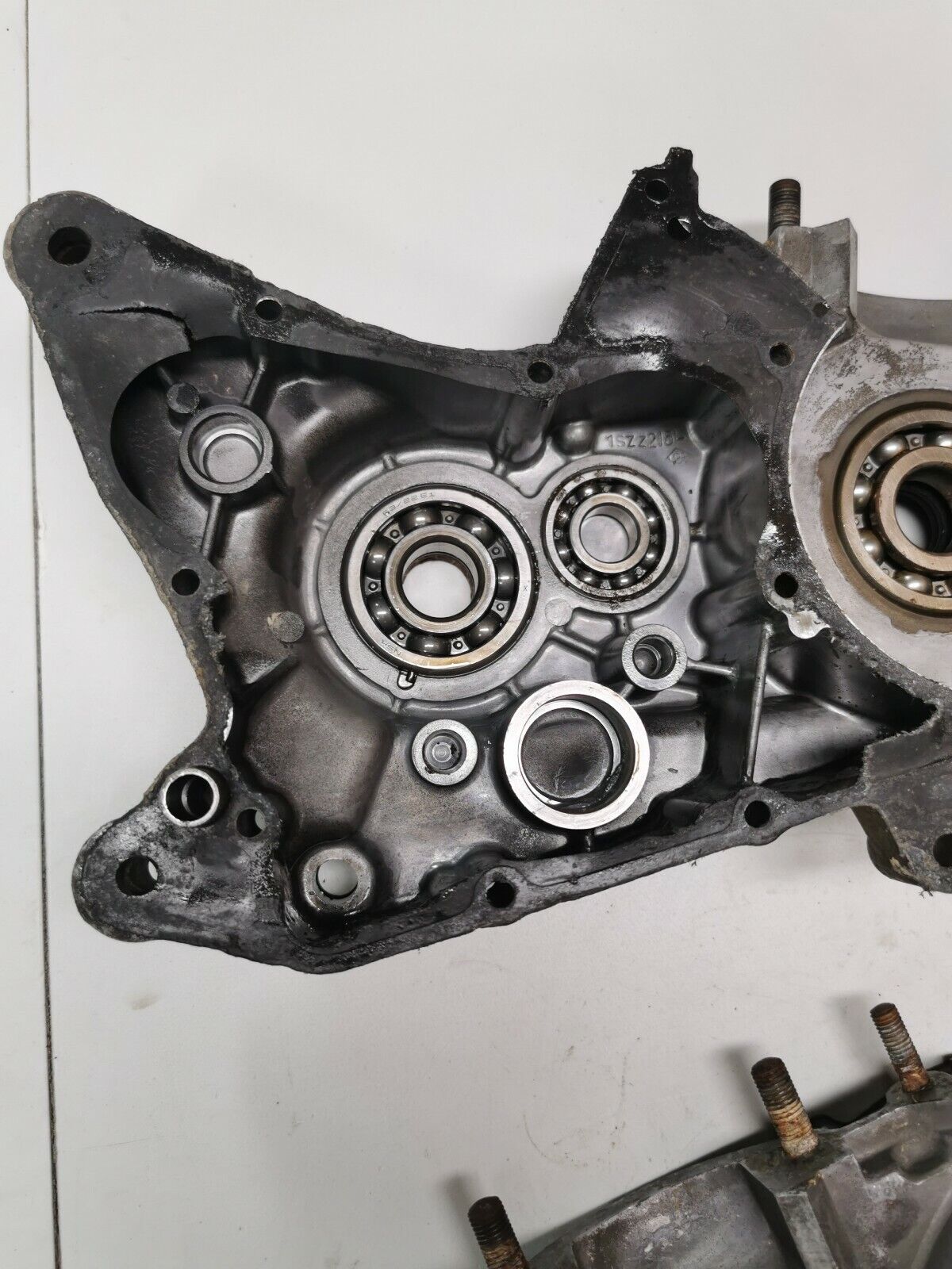 Suzuki RM250 1976 crankcase crank case left right
