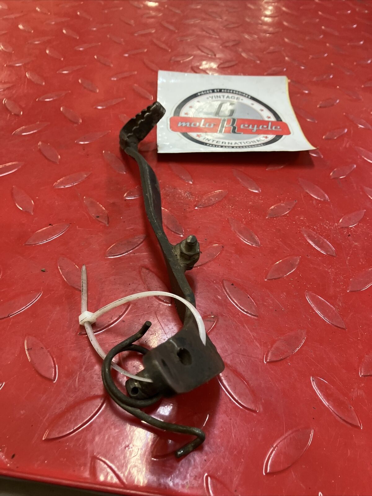 Suzuki RM125 1982 rear brake pedal lever arm spring