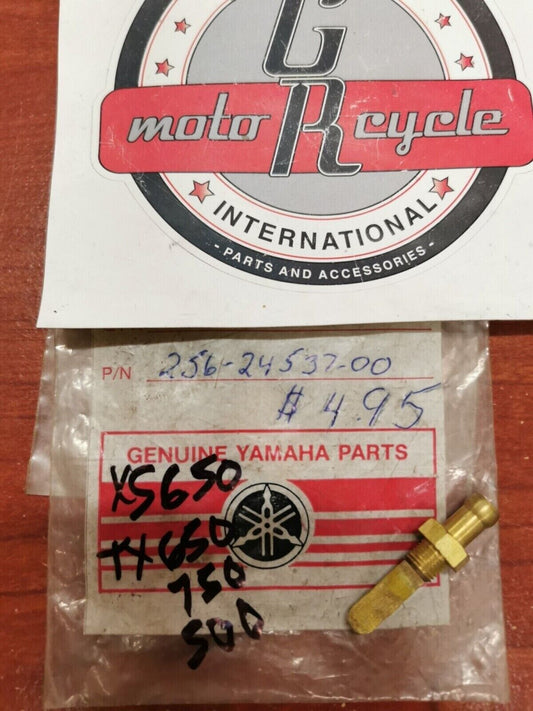 NOS Yamaha TX750 TX650 TX500 XS1 XS2 XS500 XS650 NIPPLE 256-24537-00-00 Y96