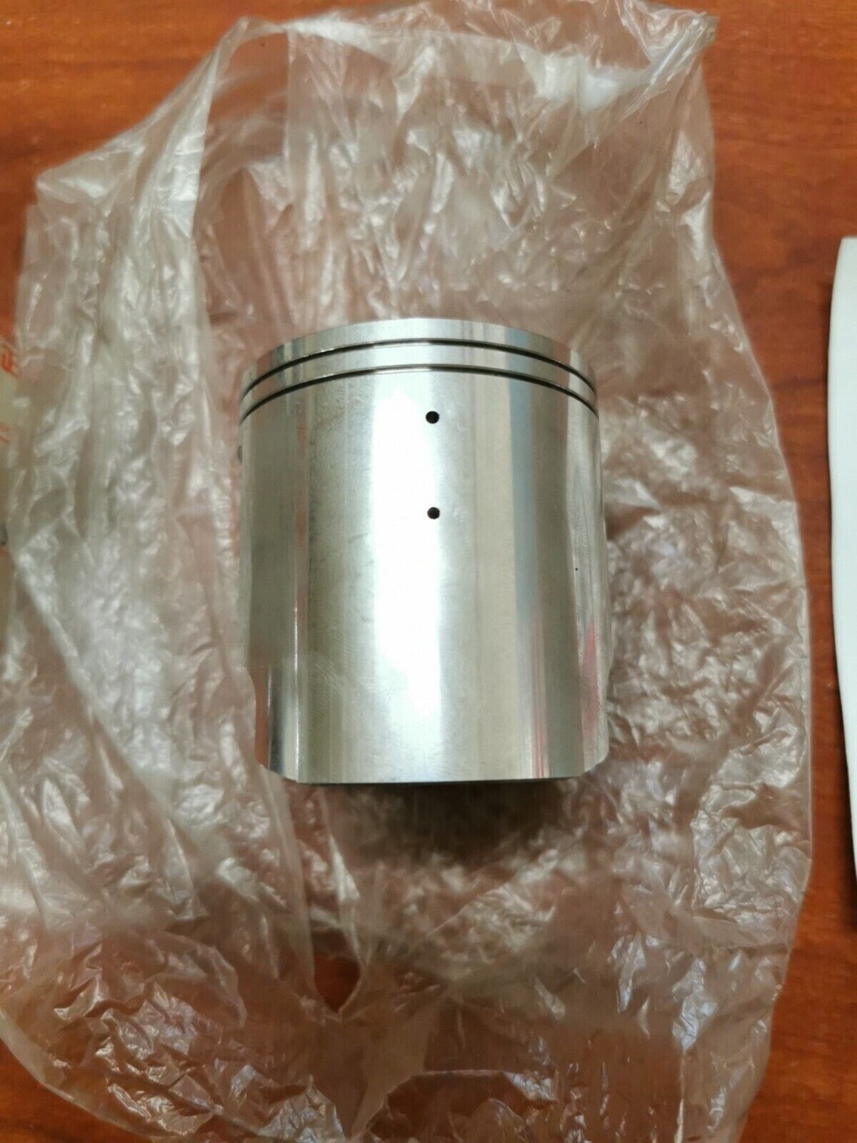 NOS SUZUKI 1984 RM125 PISTON OS. 0.25 12110-14503-025 SUB. 12103-14840-025 S30