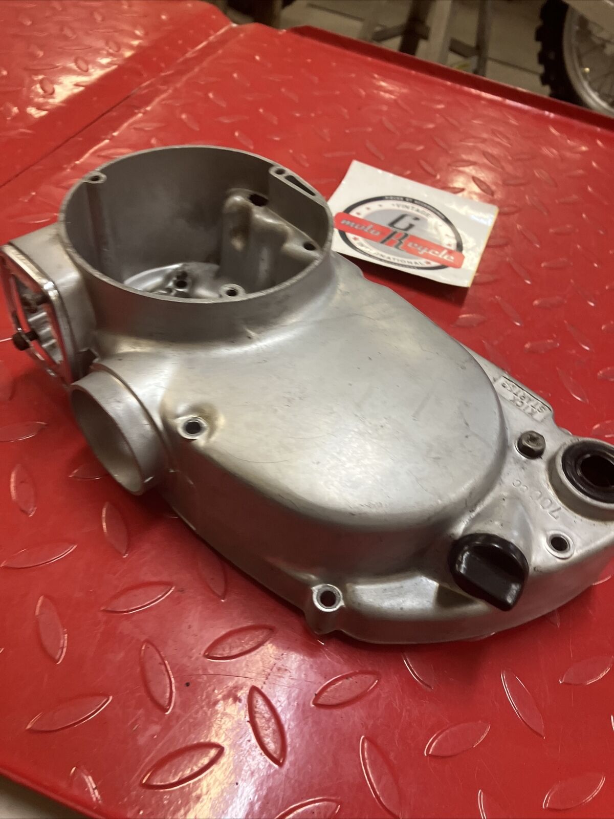 Suzuki RV90 1976 right crankcase clutch cover