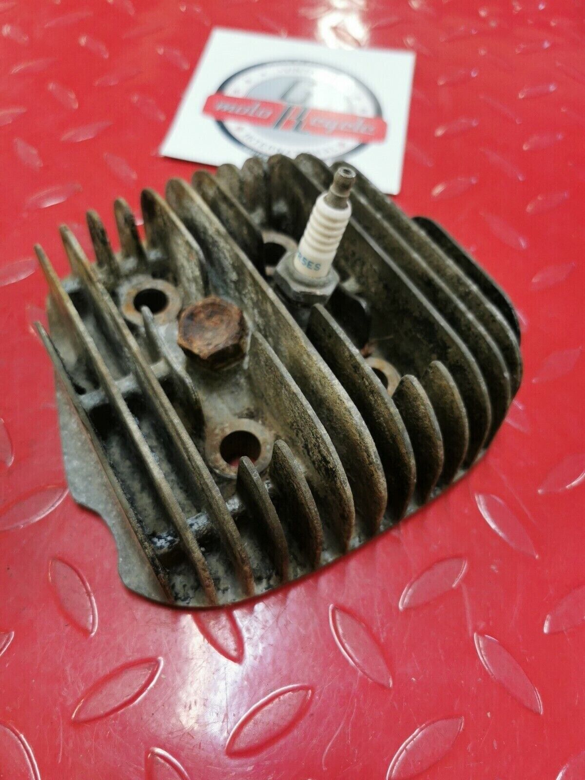 Yamaha DT125 1975 cylinder head jug barrel cover 1974