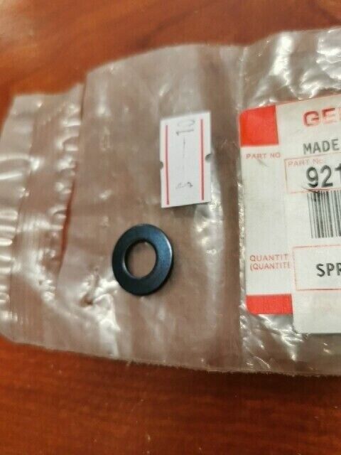 NOS Kawasaki 2003 - 2006 KSF400-A KFX400 SPRING 92145-S105 K37