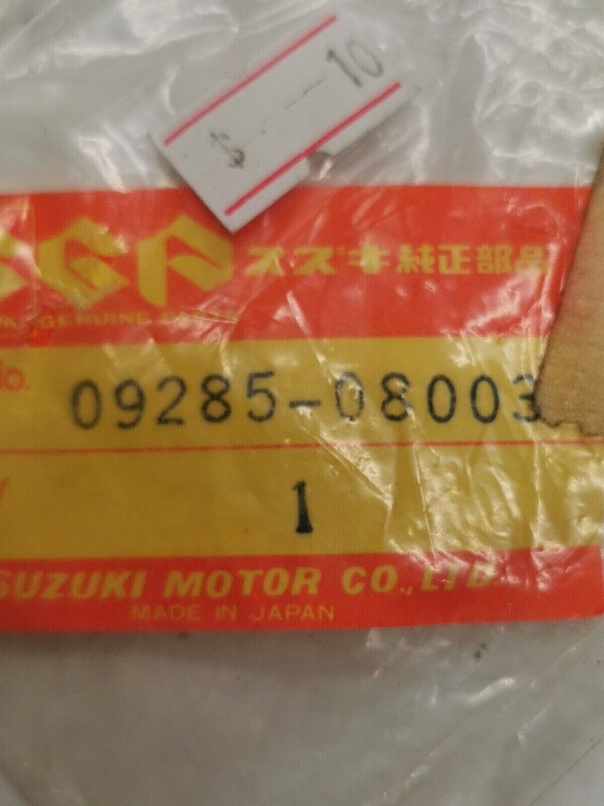 NOS SUZUKI GT550 OIL SEAL 09285-08003  S29