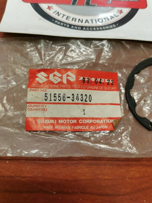 NOS Suzuki GS750 GS700 GS650 GS550 VS700 OIL SEAL CIRCLIP 51556-34320 S20