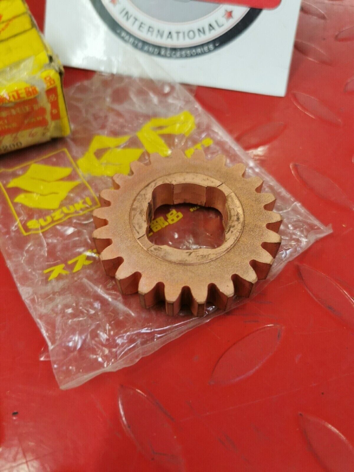 NOS SUZUKI TC125 1972 - 1976  GEAR  REDUCTION  24611-28200 S12