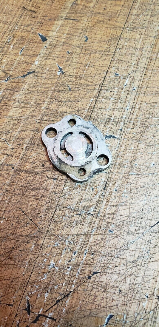 Honda XR200R 1983 oil pump plate
