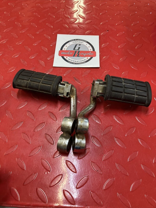 Yamaha XV500 Virago 500 Front footrest footpeg foot peg rest 22U-27410-02-93