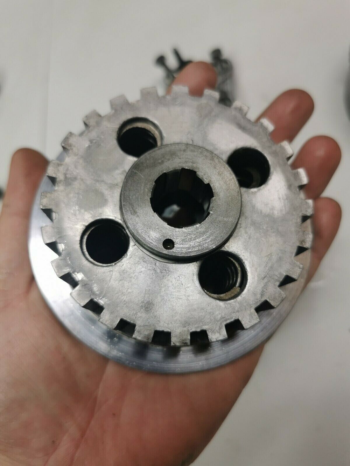 Honda CT125 1977 complete clutch outer center hub basket plate 22100-324-000 2