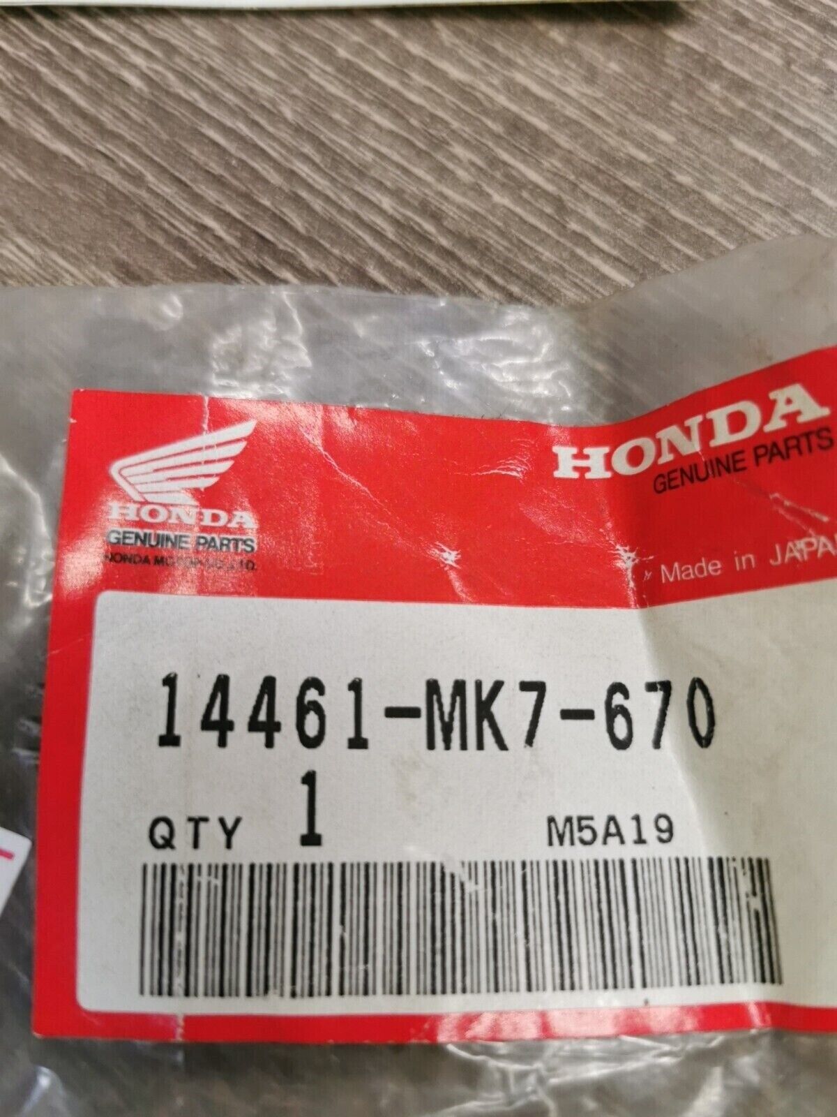 NOS HONDA VT700C SPRING 14461-MK7-670 H51