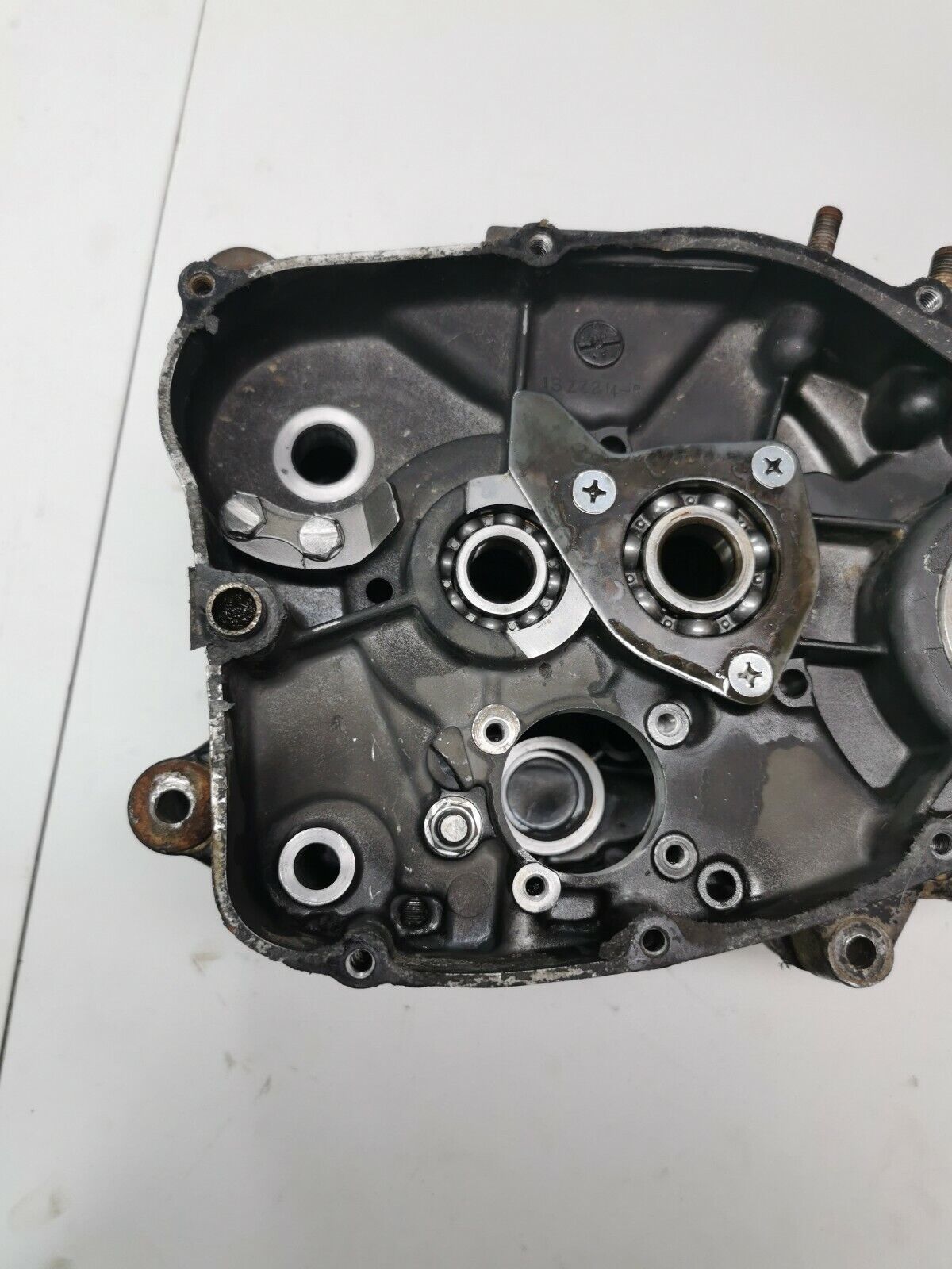 Suzuki RM250 1976 crankcase crank case left right