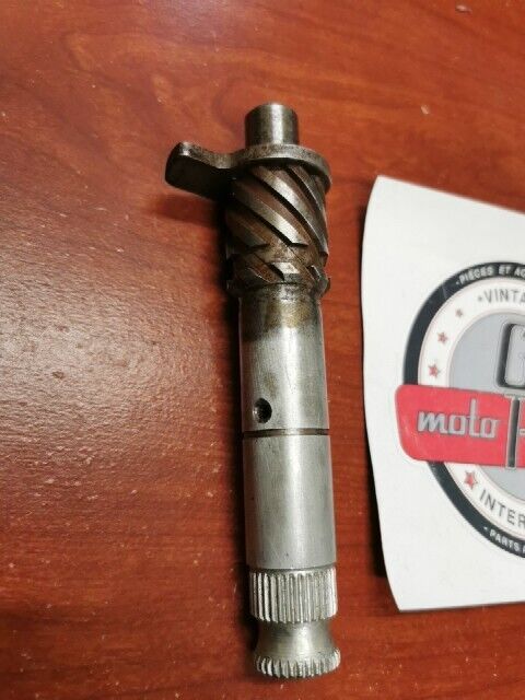 NOS Yamaha KICK AXLE 248-15660-00-00 SUB 251-15660-00-00 315-15660-00-00 Y122