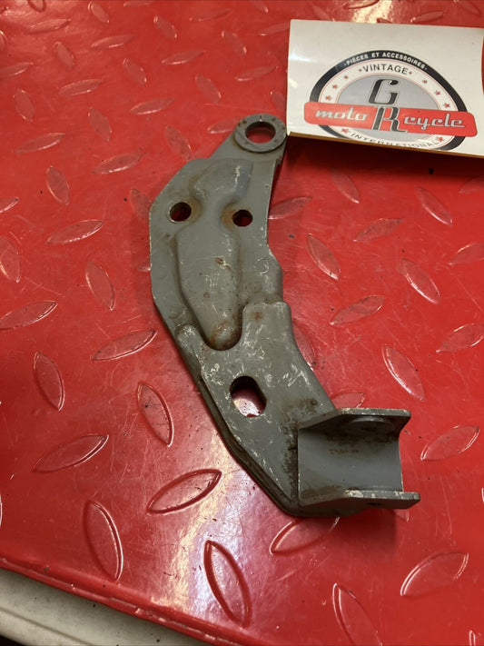 Yamaha RD400 1977 Left side muffler stay footpeg bracket holder 1976 1978 2