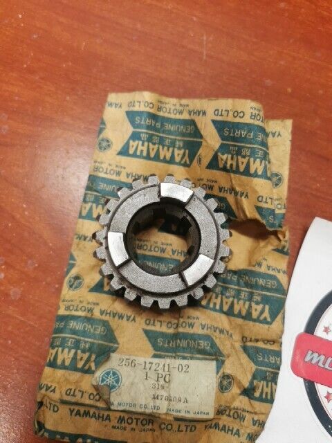 NOS Yamaha 1977 - 1981 XS650 4TH WHEEL GEAR 256-17241-02-00 Y141
