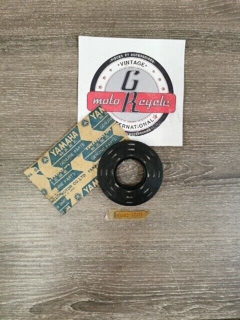 NOS YAMAHA ET250B 1978 ET250A 1977 ET250C 1979 OIL SEAL 93102-32161-00 Y150