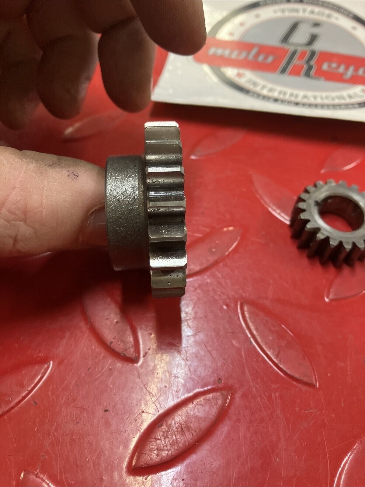 Suzuki RM125 1985 water pump waterpump crankshaft primary drive gear
