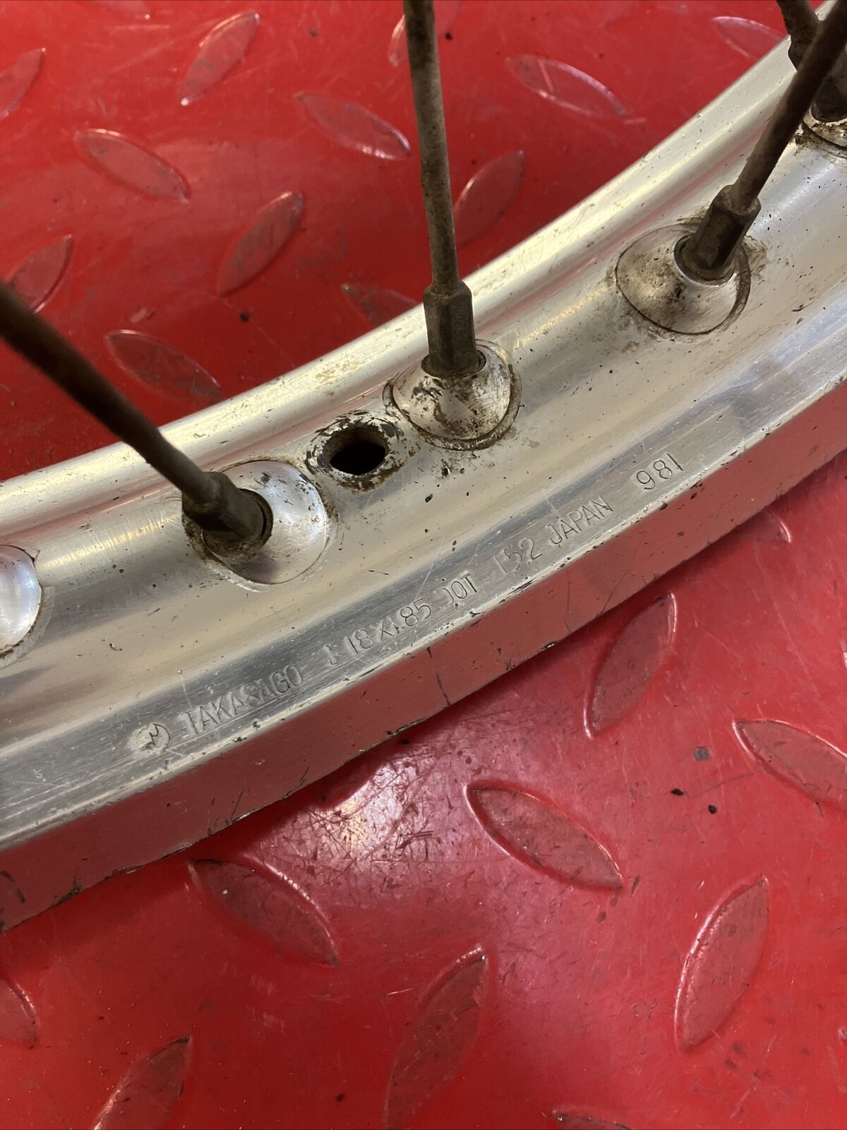 Suzuki RM125 1982 rear wheel hub rim 1981