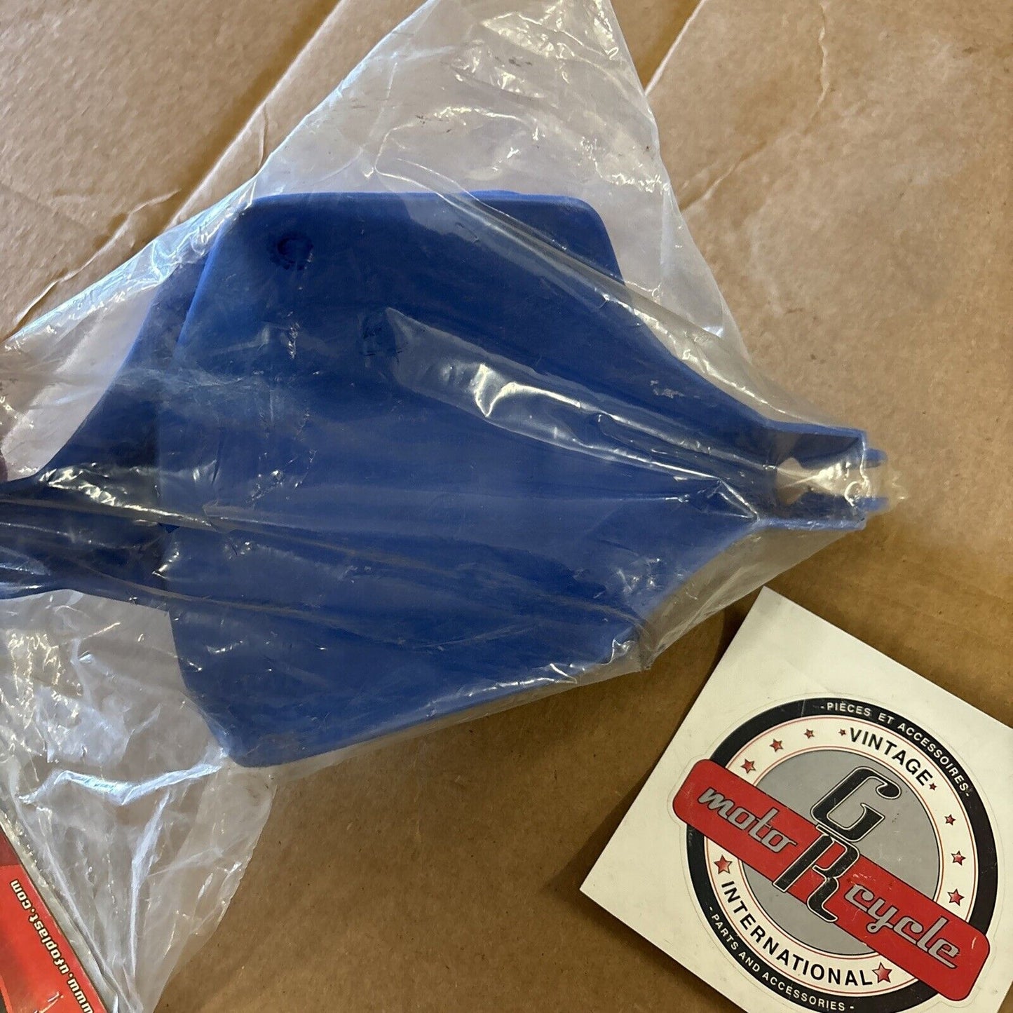 NOS UFO PLAST BLUE HANDGUARD PM01601-081