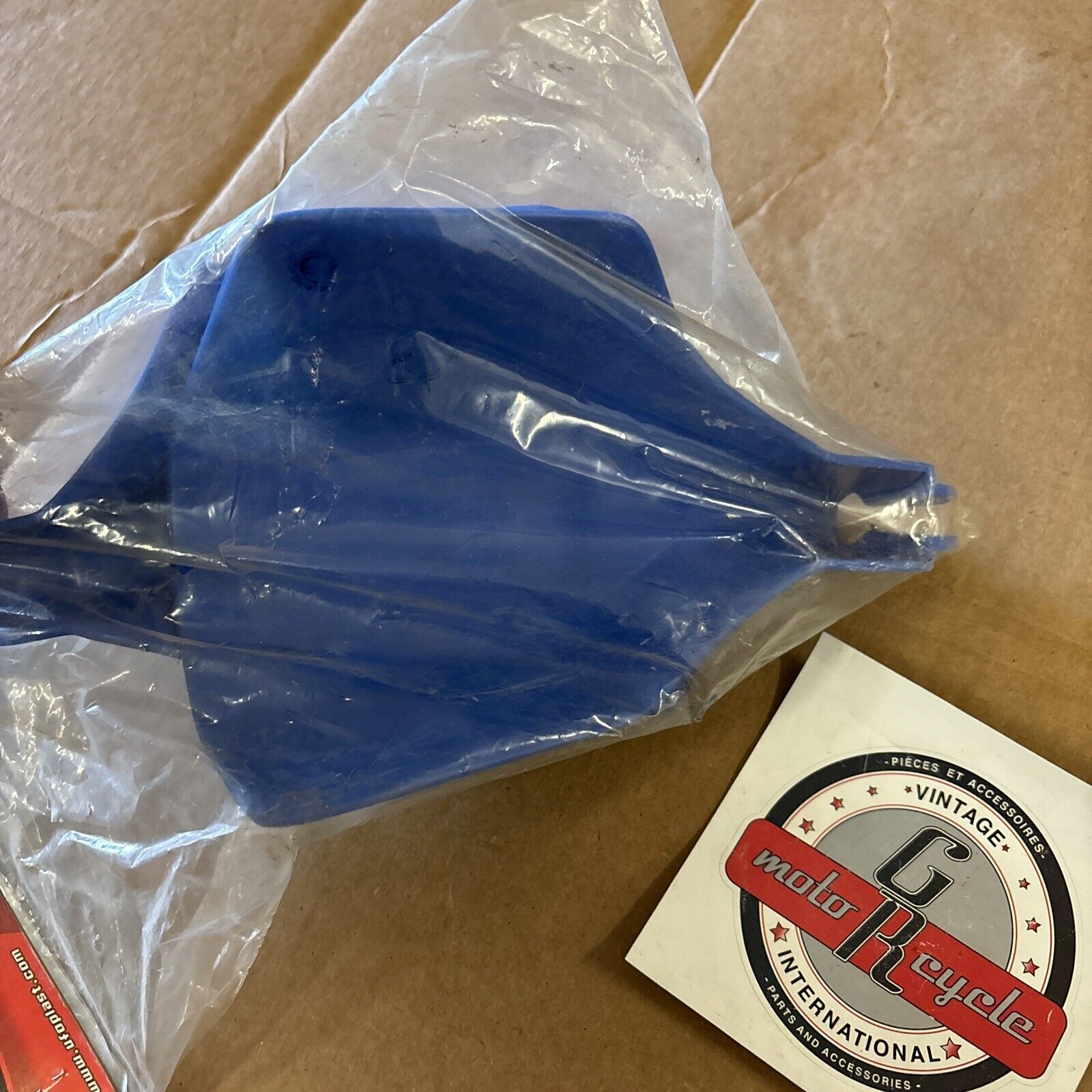 NOS UFO PLAST BLUE HANDGUARD PM01601-081