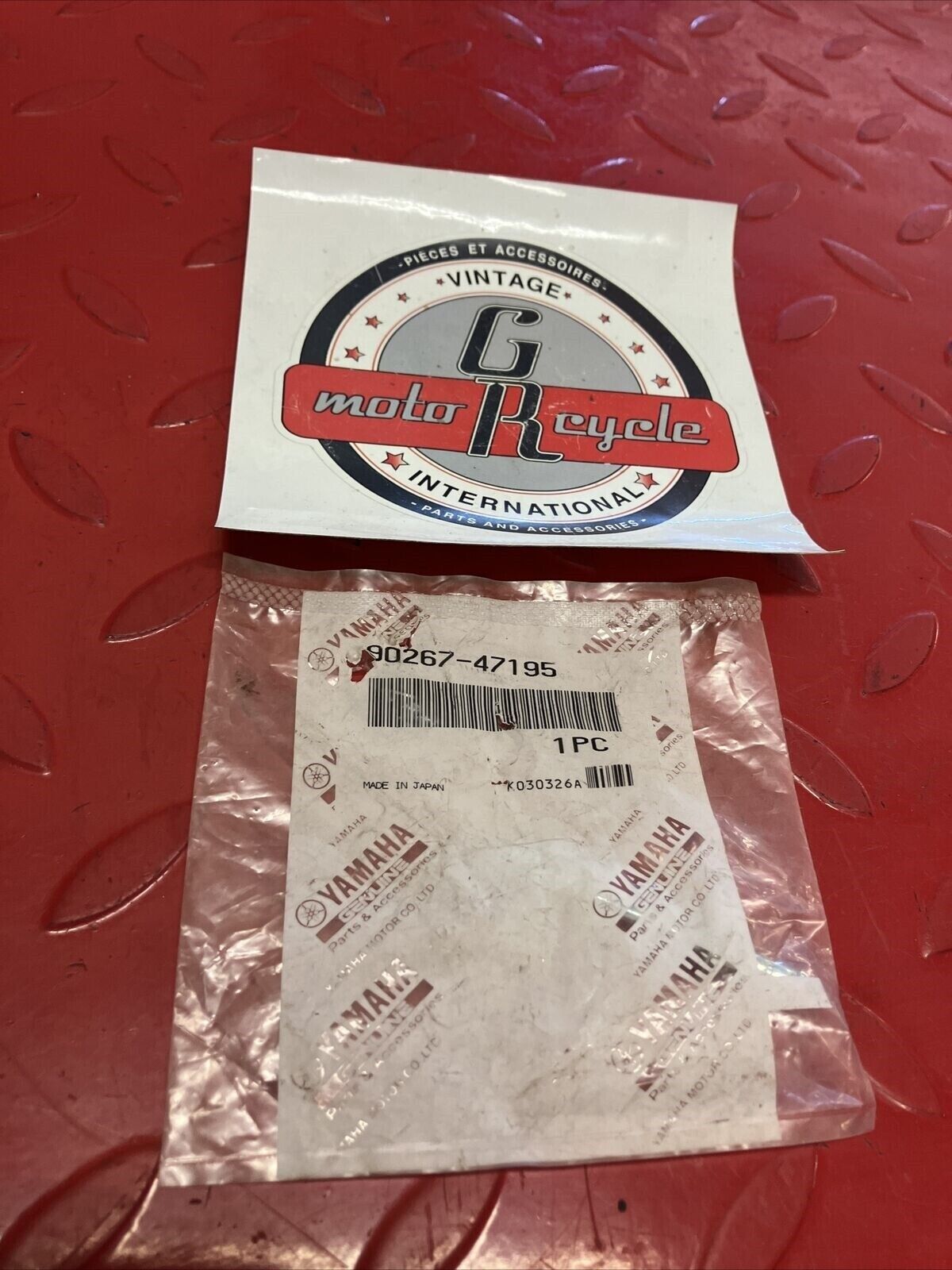 NOS YAMAHA BLIND RIVET 90267-47195-00 Y62