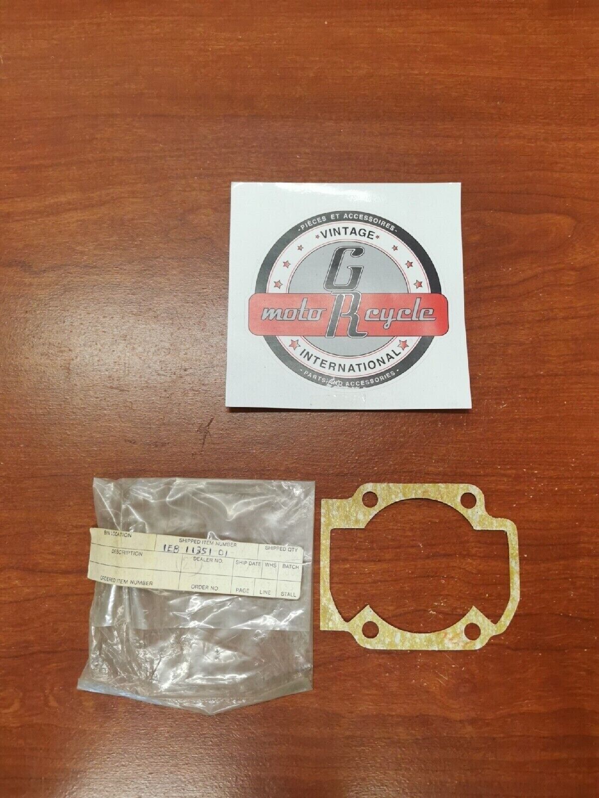 NOS Yamaha 1976 - 1981 RD200 CYLINDER BASE GASKET 1E8-11351-01-00 Y76