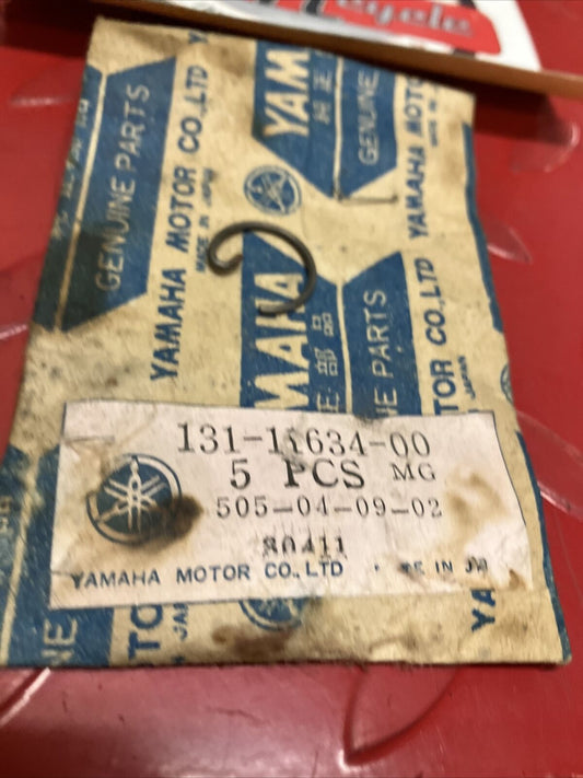 NOS YAMAHA CIRCLIP 131-11634-00-00 SUB BY 93450-15023-00 Y62
